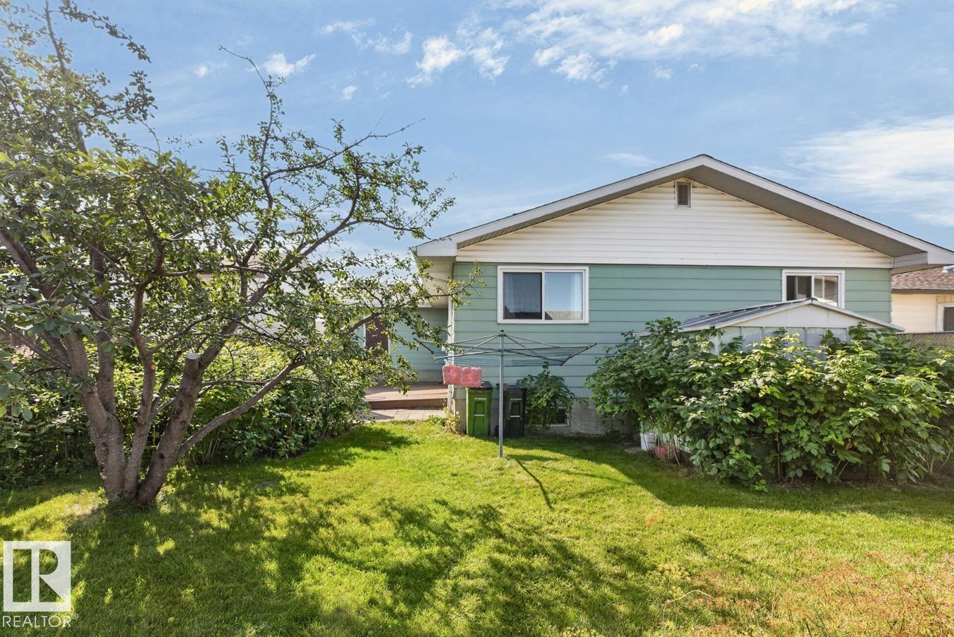 11464 152A AV NW - 36