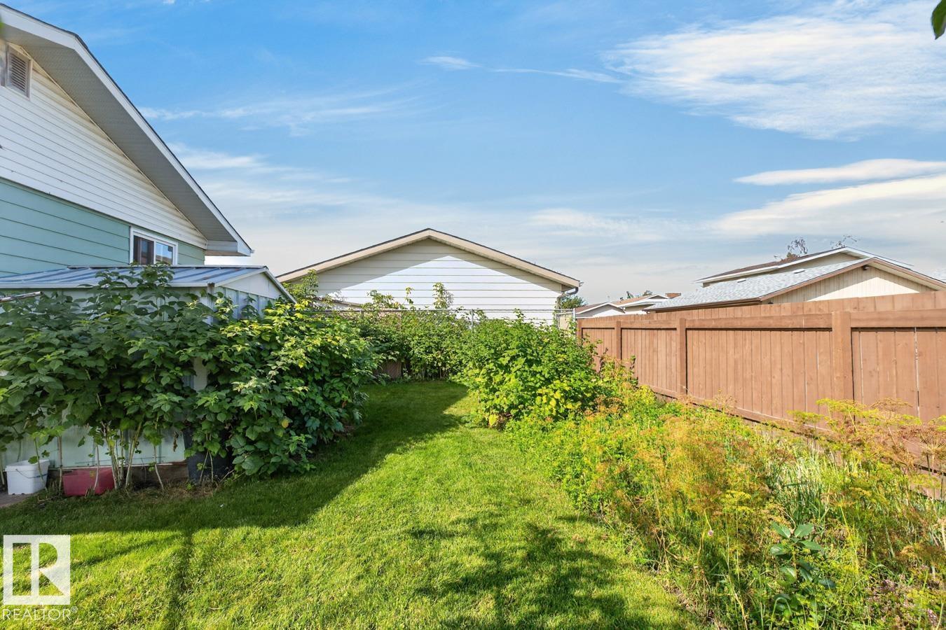 11464 152A AV NW - 38