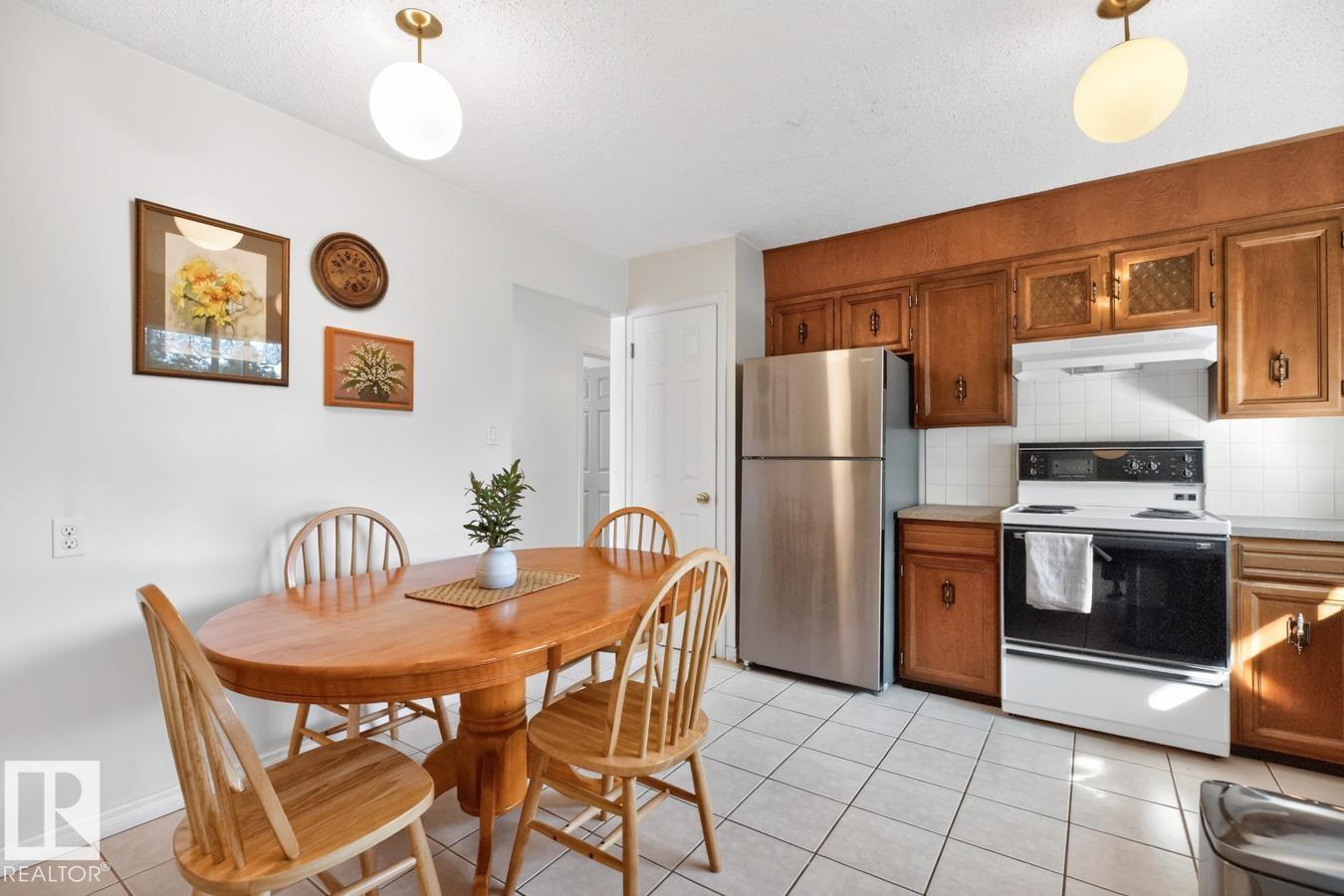 11464 152A AV NW - 8