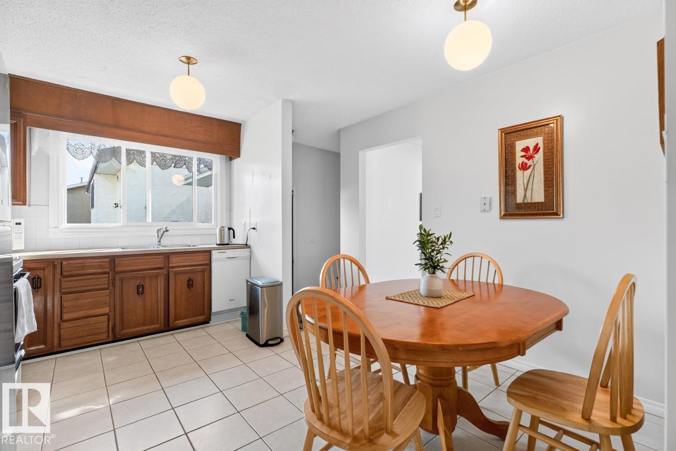 11464 152A AV NW - 9