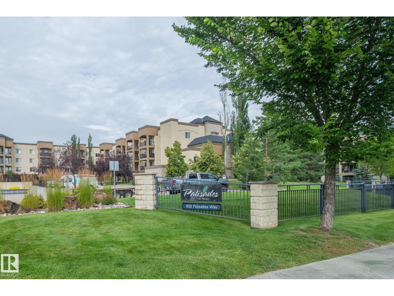 #301 400 PALISADES WY - 24