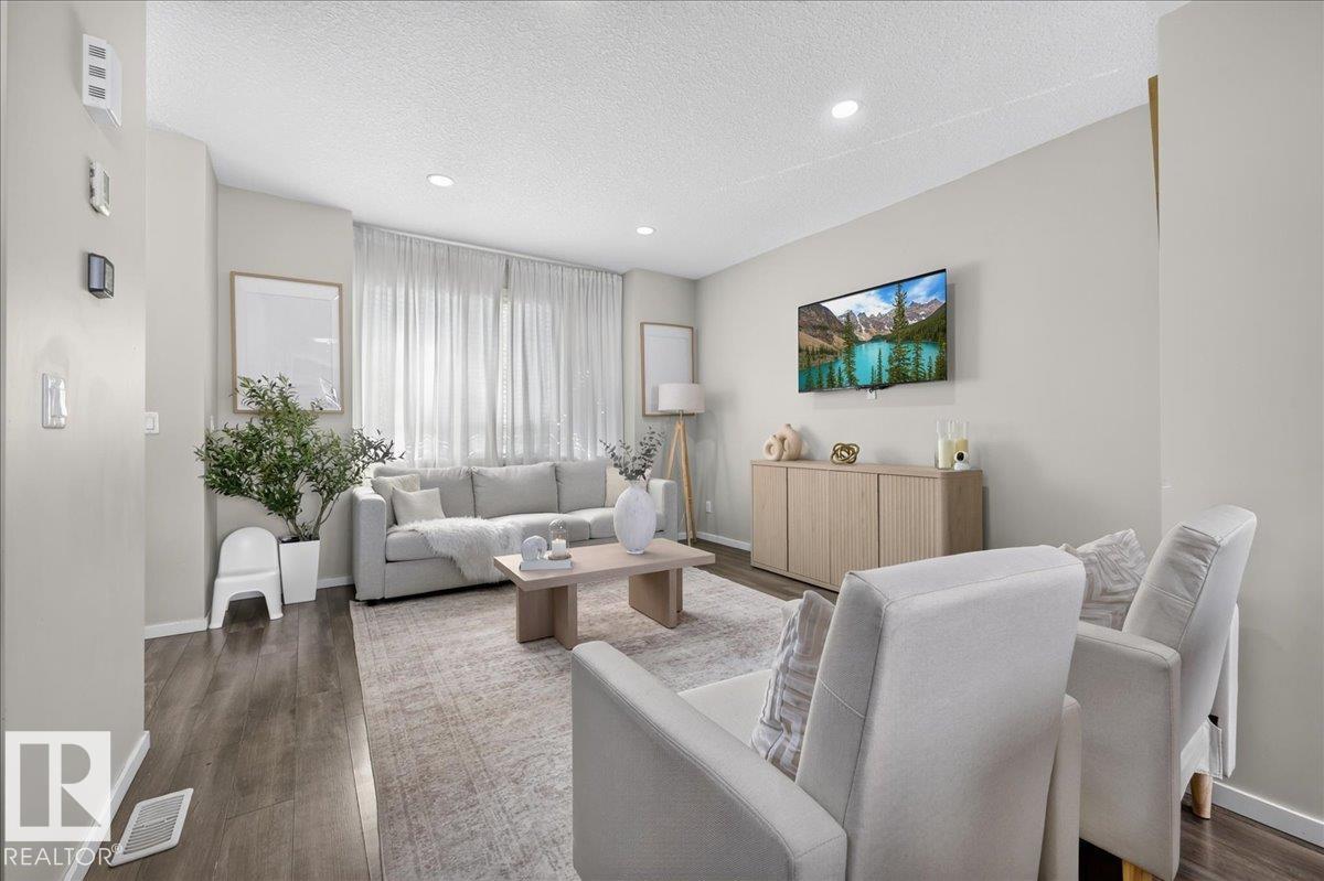 2046 CHALMERS WY SW - 9