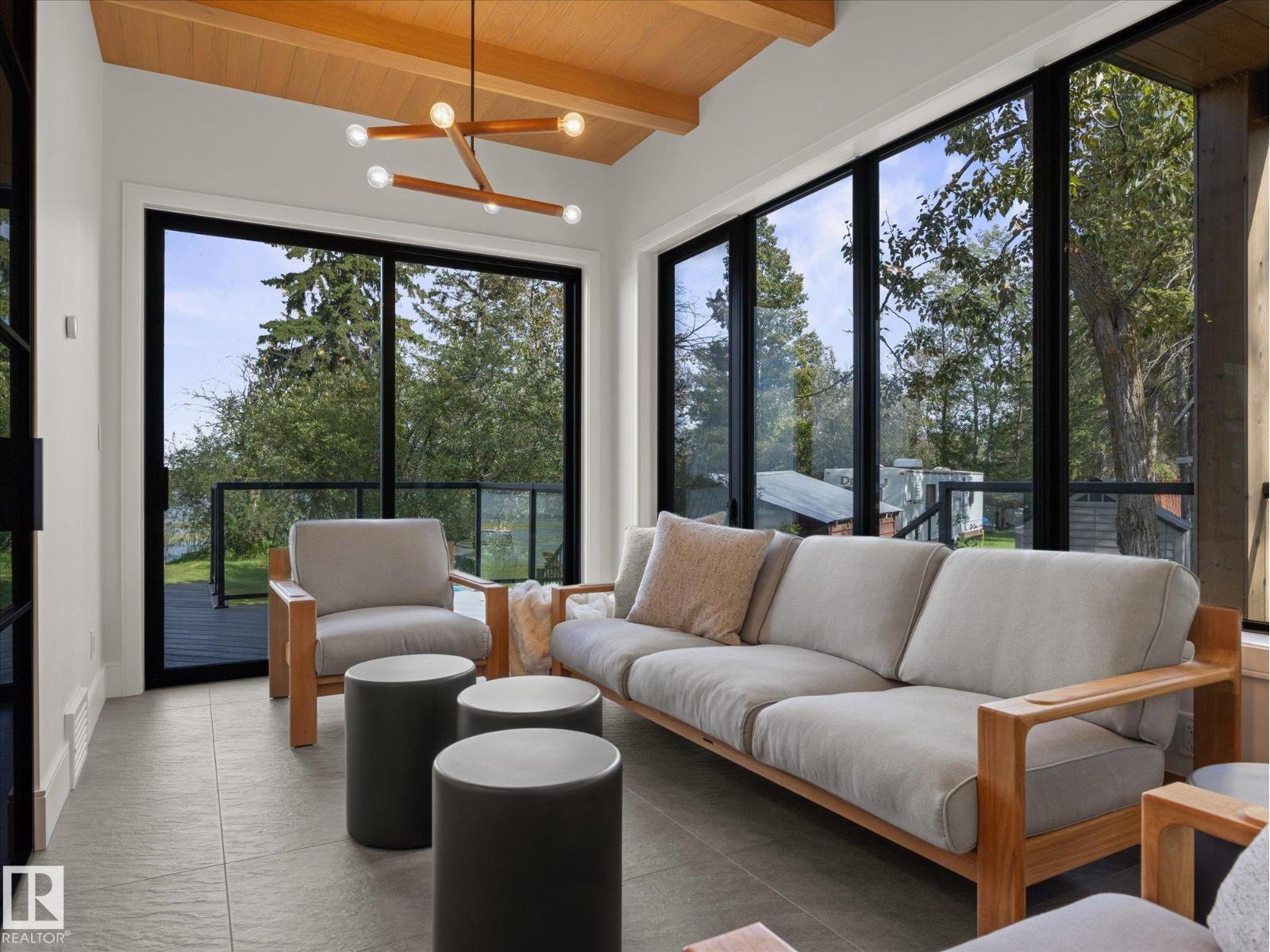246 Beach AV - Image 17
