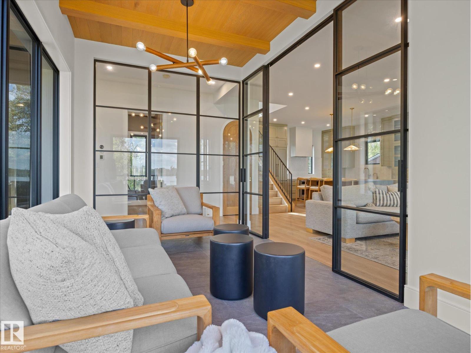 246 Beach AV - 18