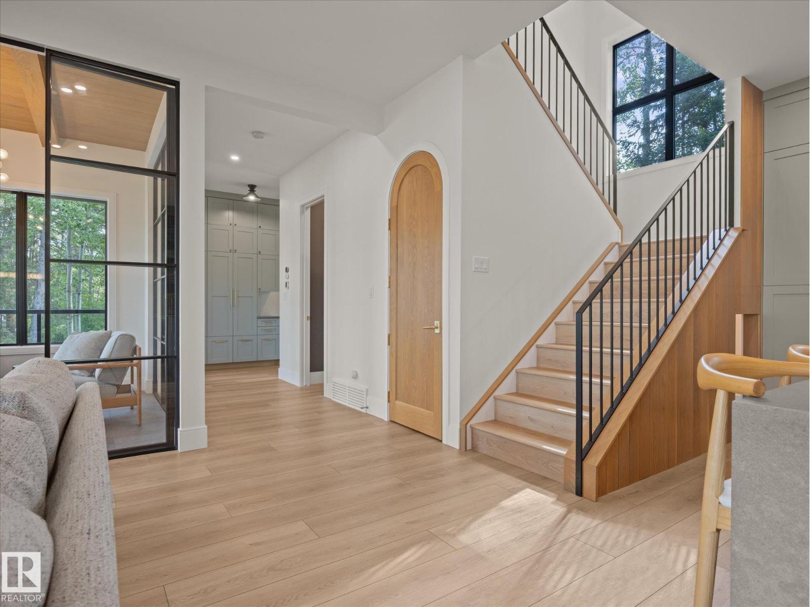 246 Beach AV - Image 19