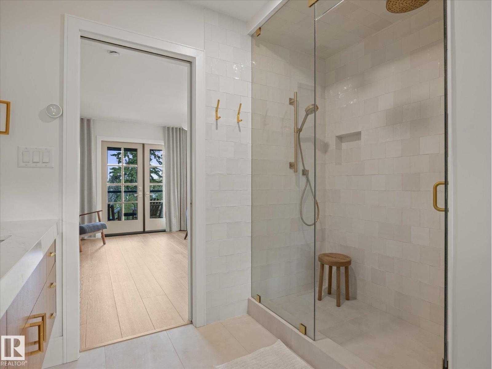 246 Beach AV - Image 30