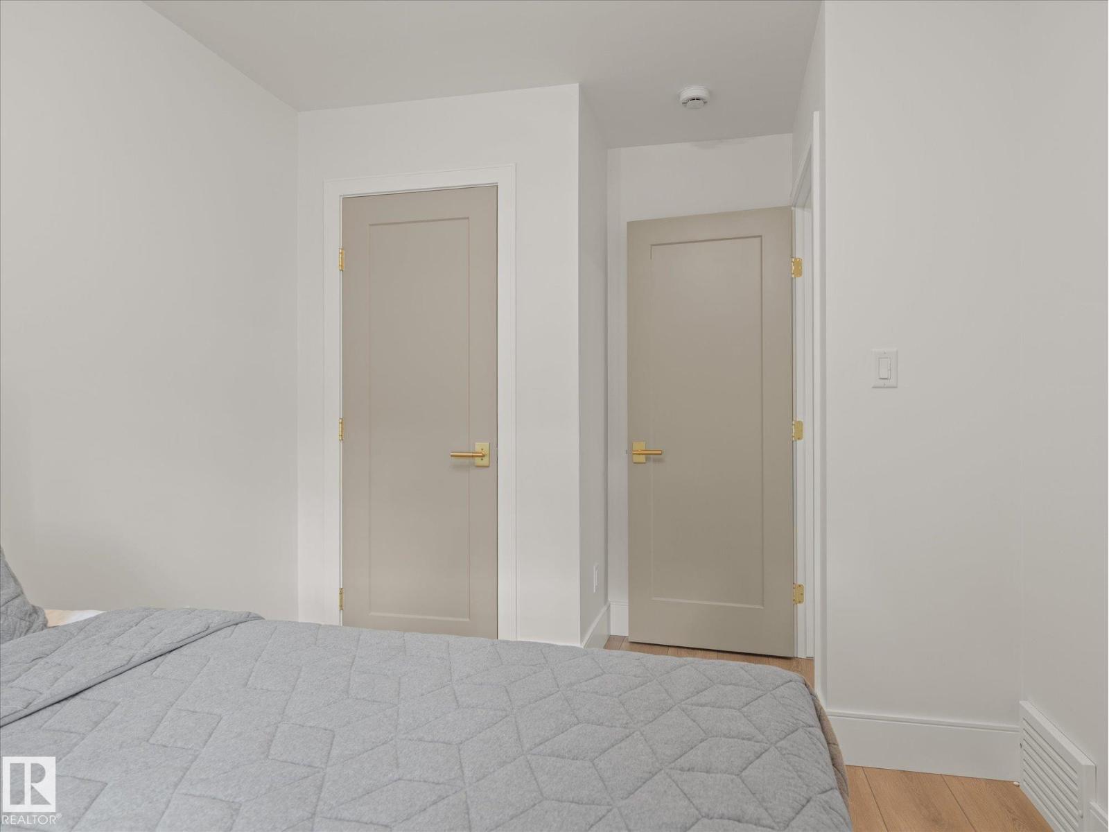 246 Beach AV - Image 37