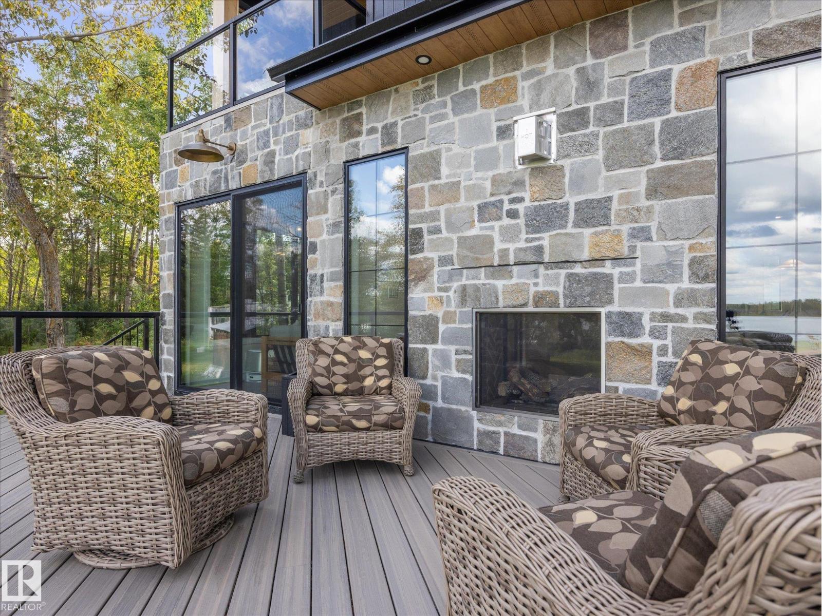246 Beach AV - 40
