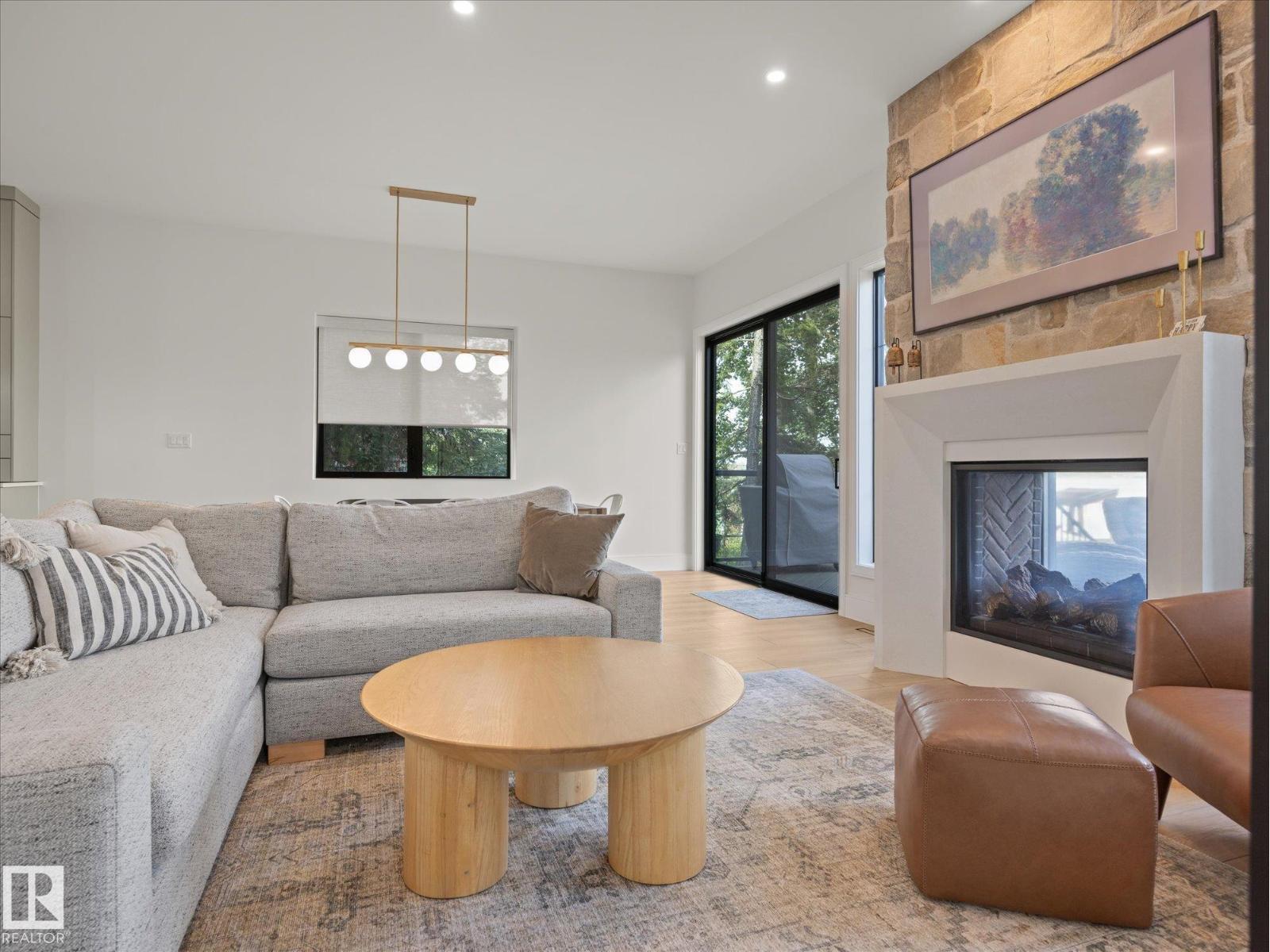 246 Beach AV - 7