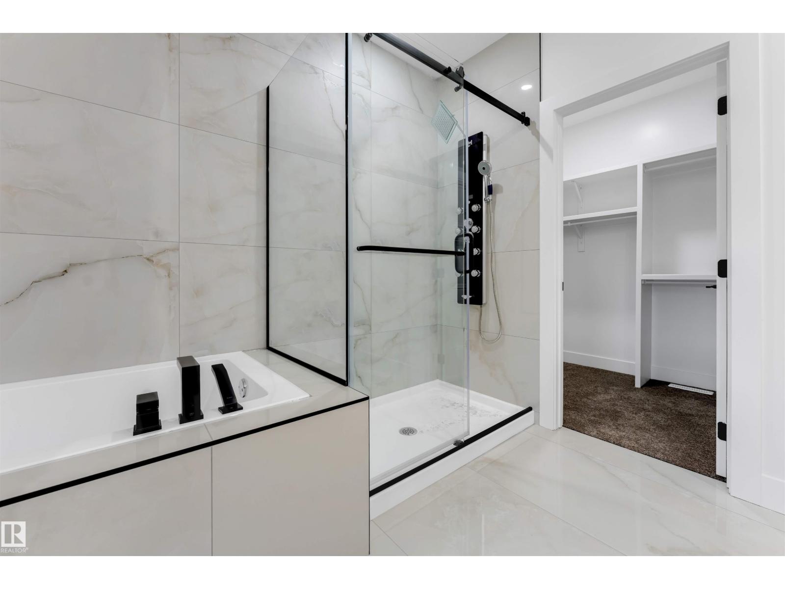 131 24 ST SW - 48