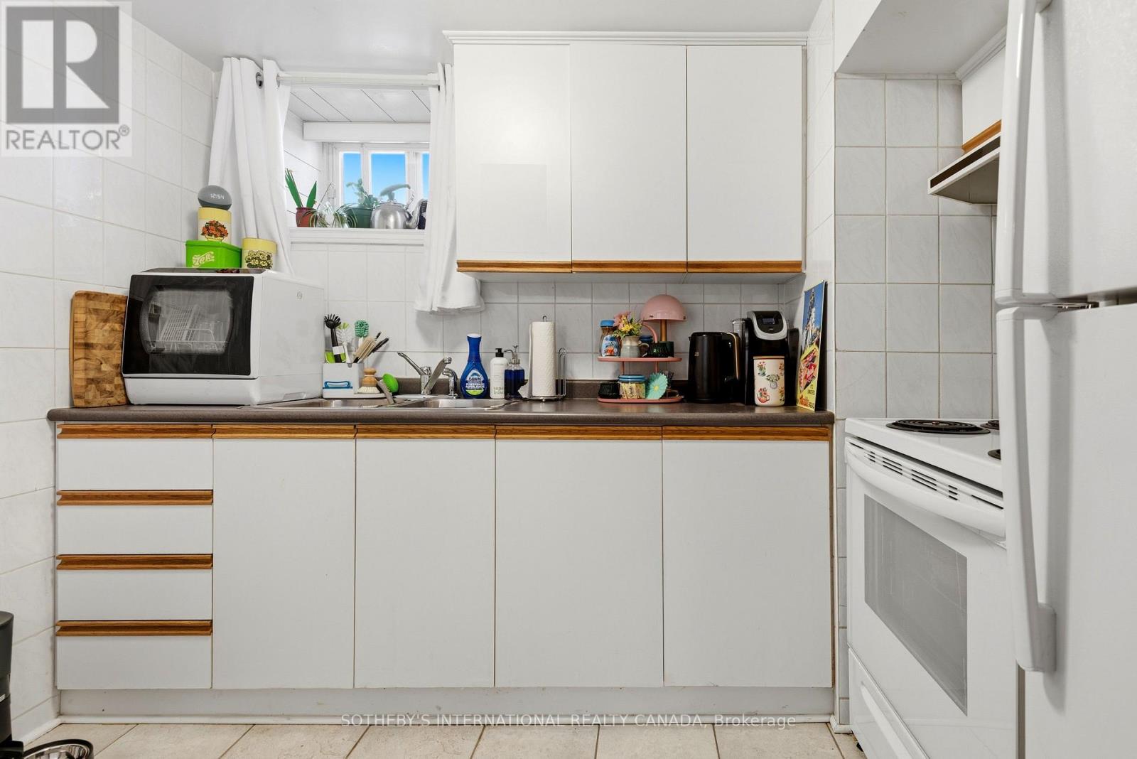 376 SUNNYSIDE AVENUE - Image 27
