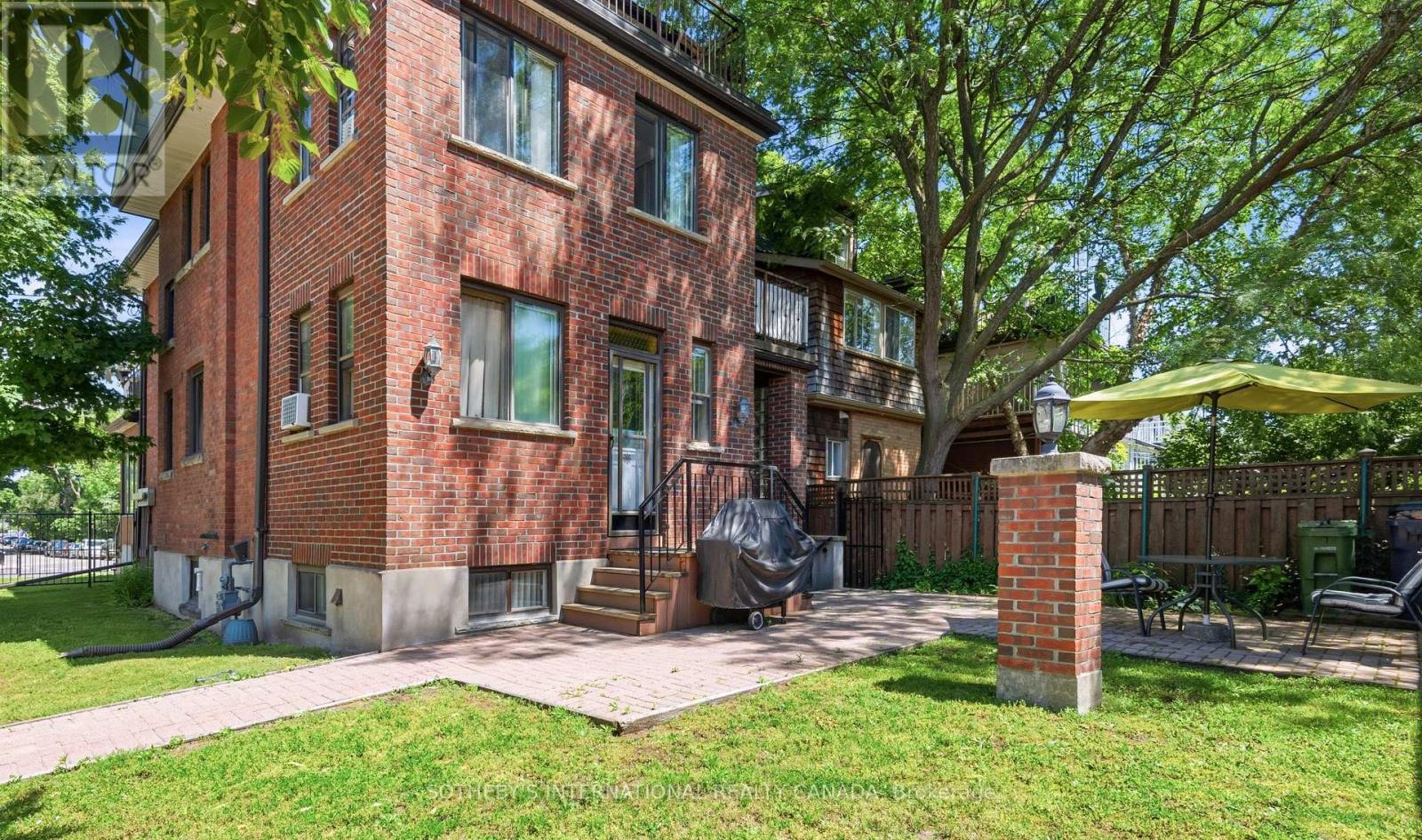 376 SUNNYSIDE AVENUE - Image 29