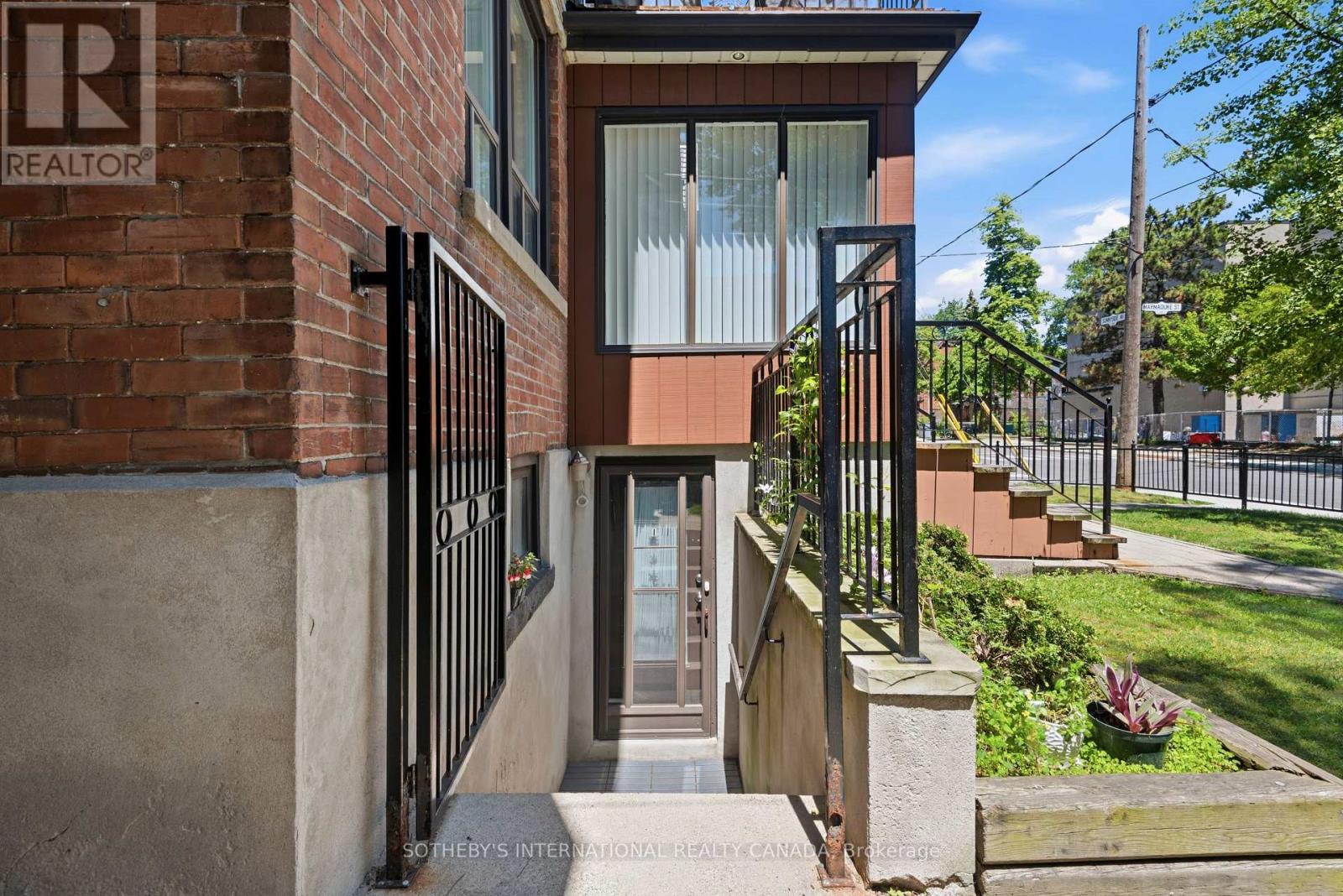 376 SUNNYSIDE AVENUE - 32
