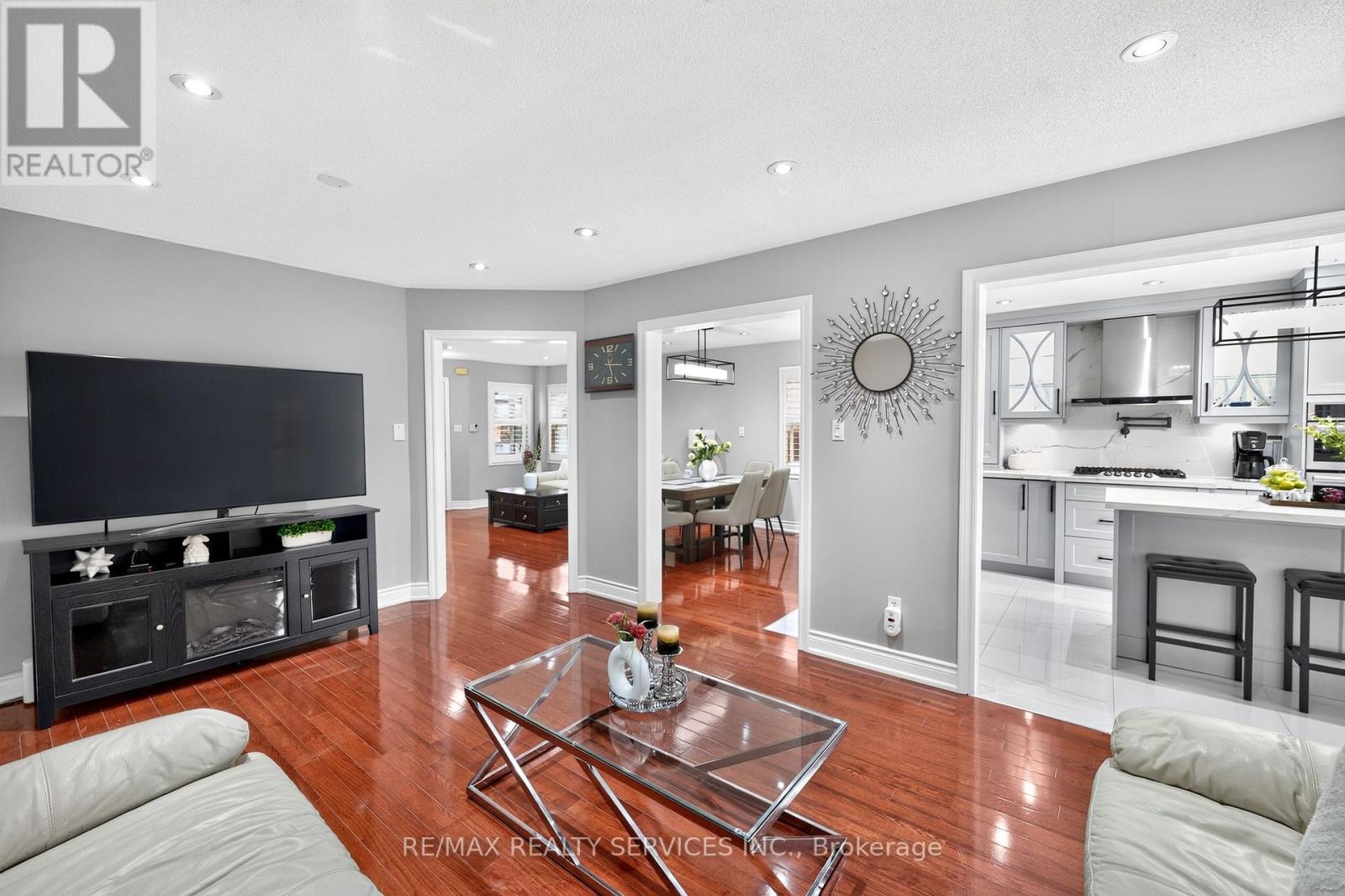 47 TWISTED OAK STREET - 14