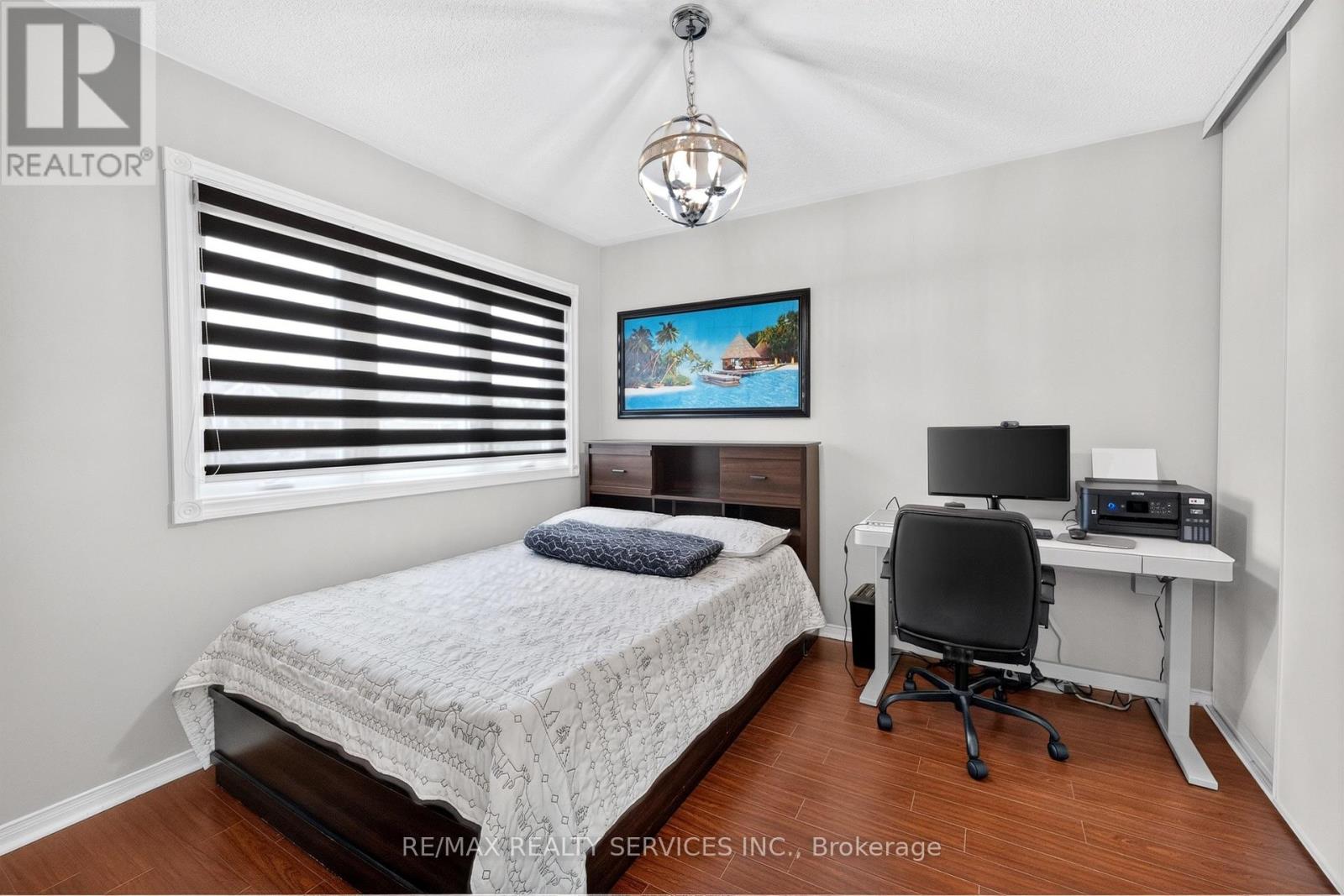 47 TWISTED OAK STREET - 31
