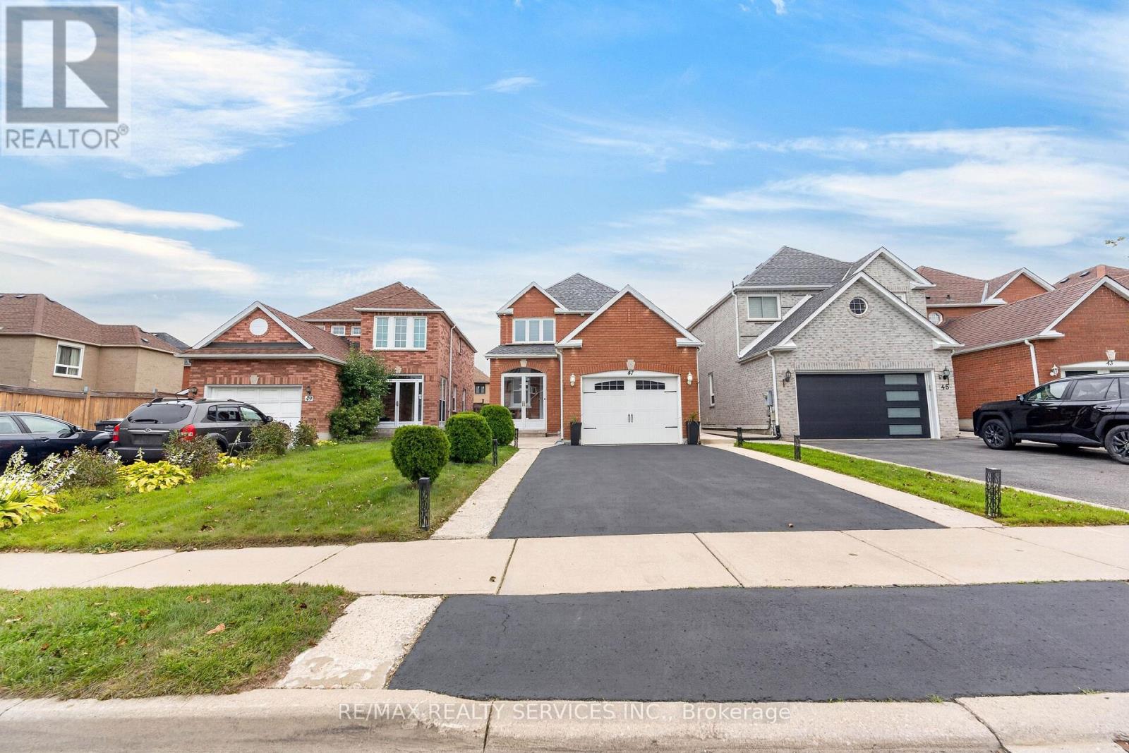 47 TWISTED OAK STREET - 4