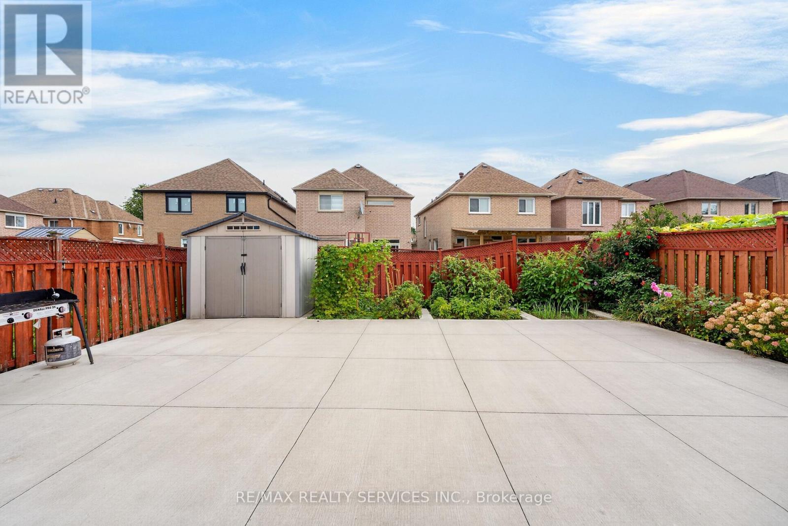 47 TWISTED OAK STREET - 46