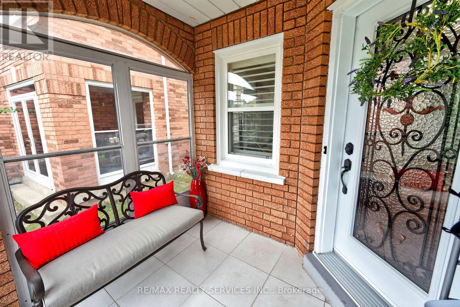 47 TWISTED OAK STREET - 5