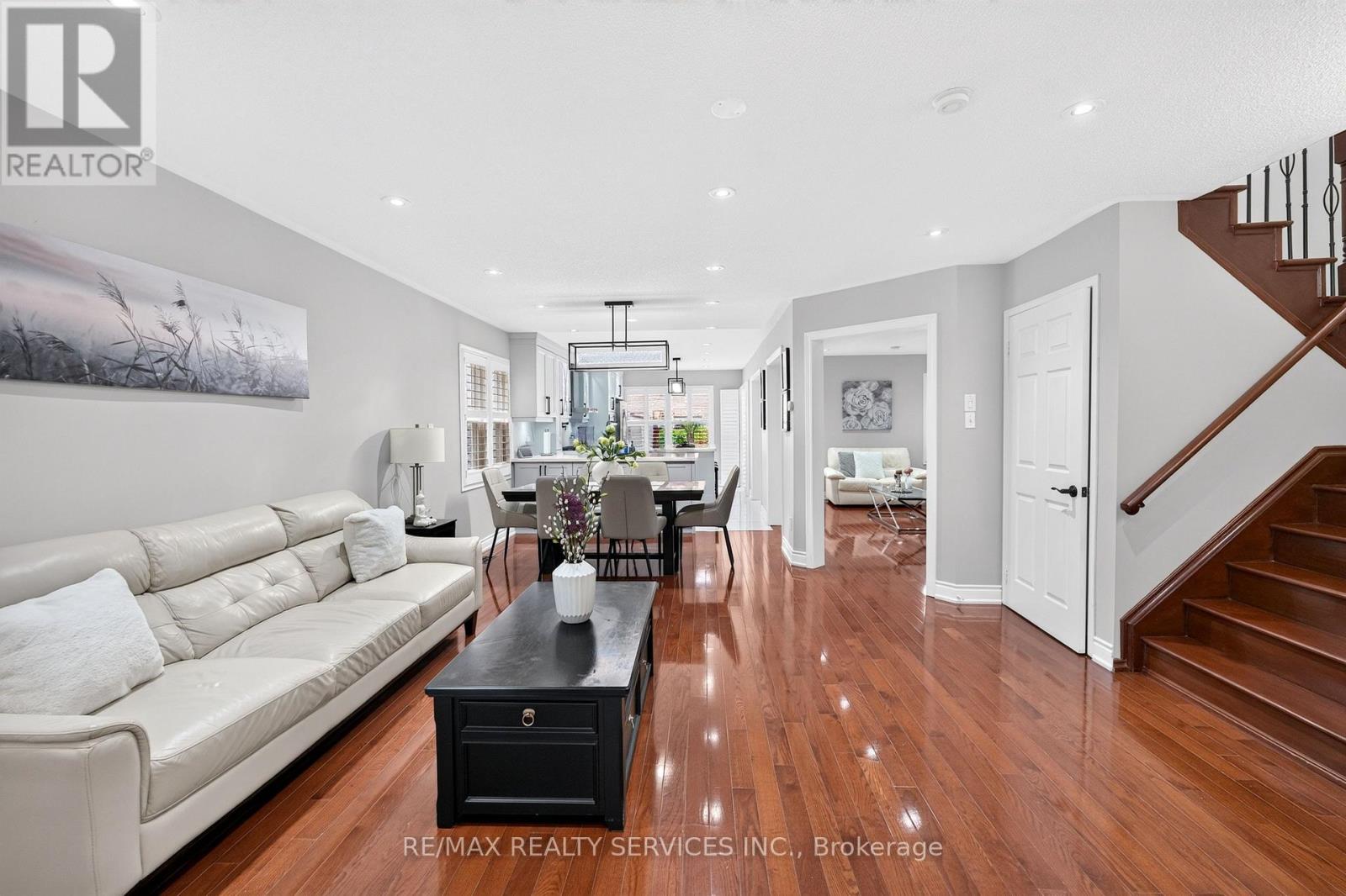 47 TWISTED OAK STREET - 9