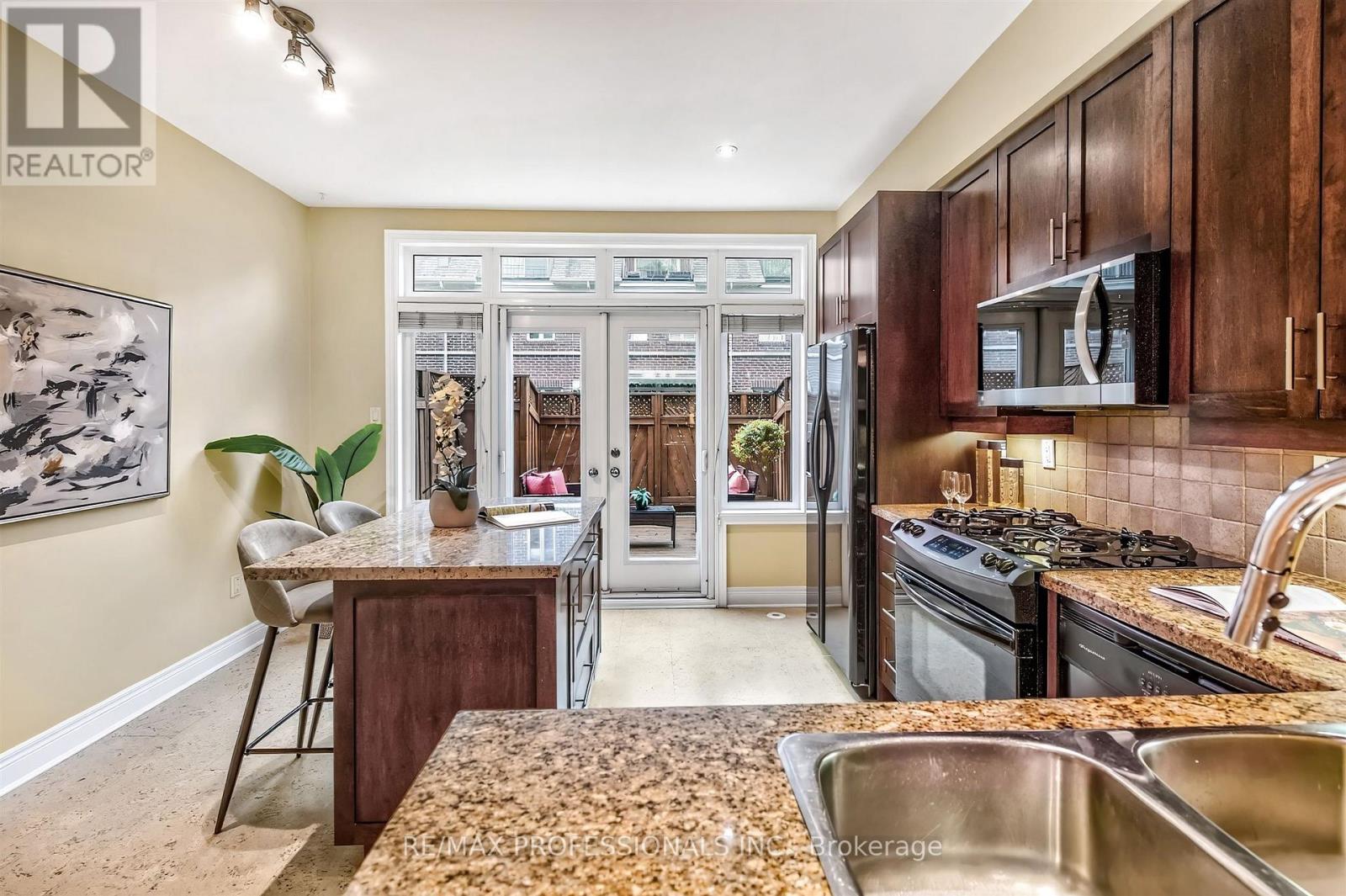 80 FURROW LANE - 19