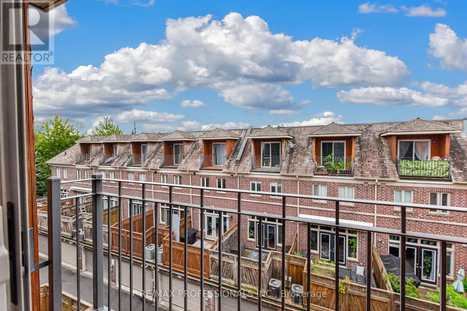 80 FURROW LANE - 36