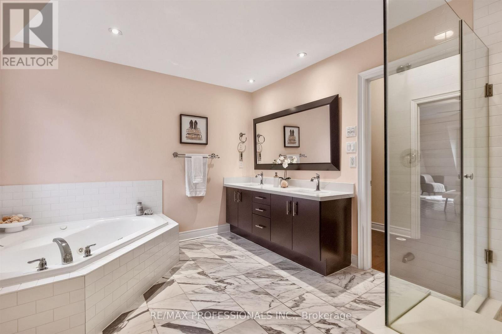 80 FURROW LANE - 39