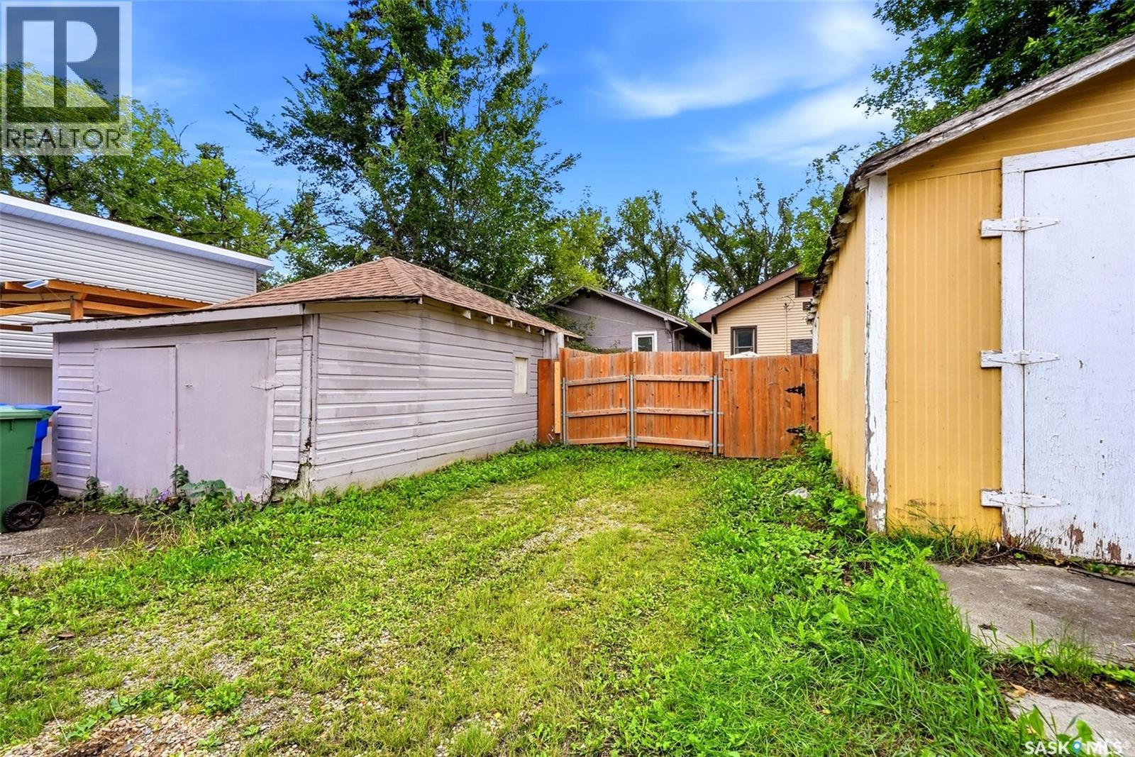 1112 College AVENUE - 35