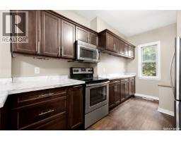 3pc Bathroom - 1112 College Avenue, Regina, SK S4P1A8 Photo 11