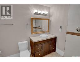 877 Elgin Avenue, Moose Jaw, SK S6H4G6 Photo 30