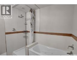 877 Elgin Avenue, Moose Jaw, SK S6H4G6 Photo 31