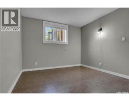 877 Elgin Avenue, Moose Jaw, SK S6H4G6 Photo 42