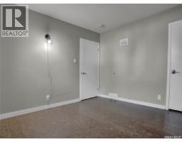 877 Elgin Avenue, Moose Jaw, SK S6H4G6 Photo 43