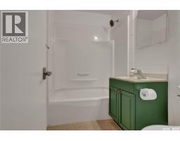 877 Elgin Avenue, Moose Jaw, SK S6H4G6 Photo 45