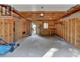 877 Elgin Avenue, Moose Jaw, SK S6H4G6 Photo 57