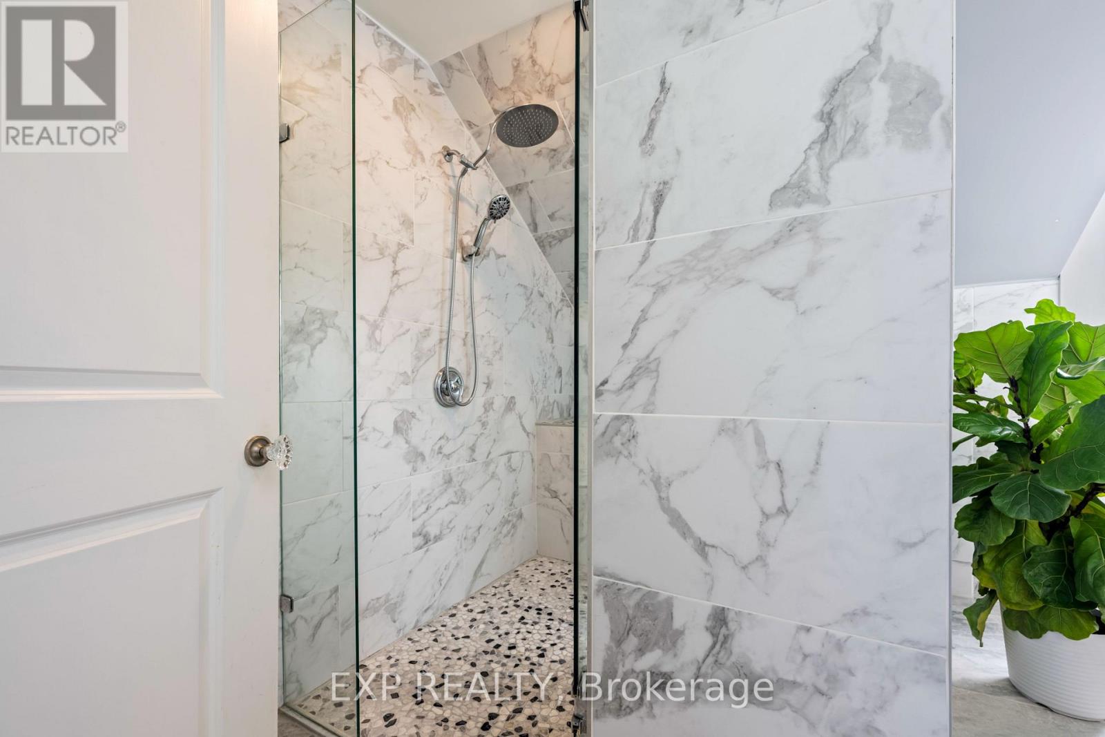 16 MILL STREET - Image 34