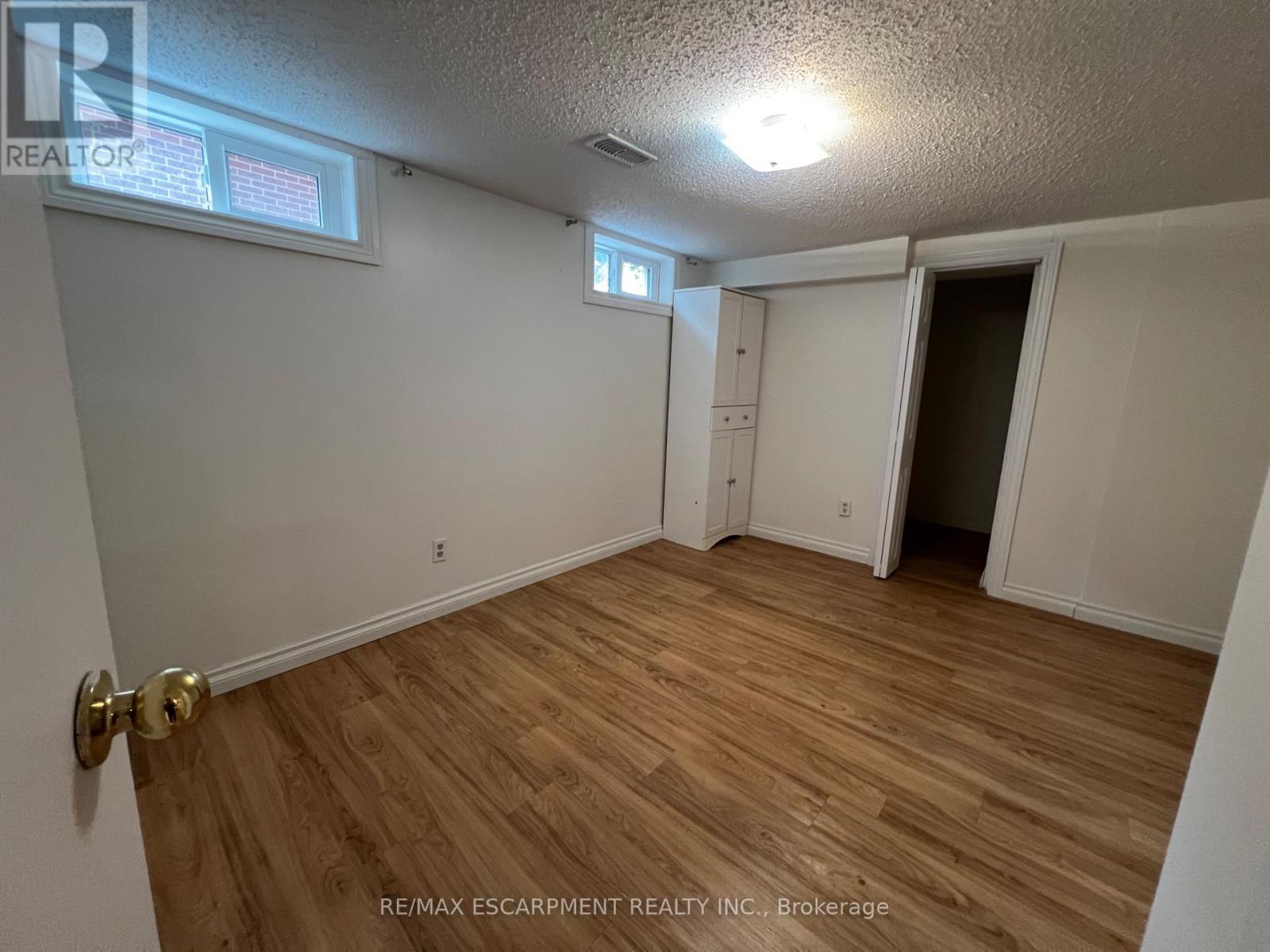 LOWER - 9 COLLINGWOOD STREET, Guelph (Riverside Park) — photo 2