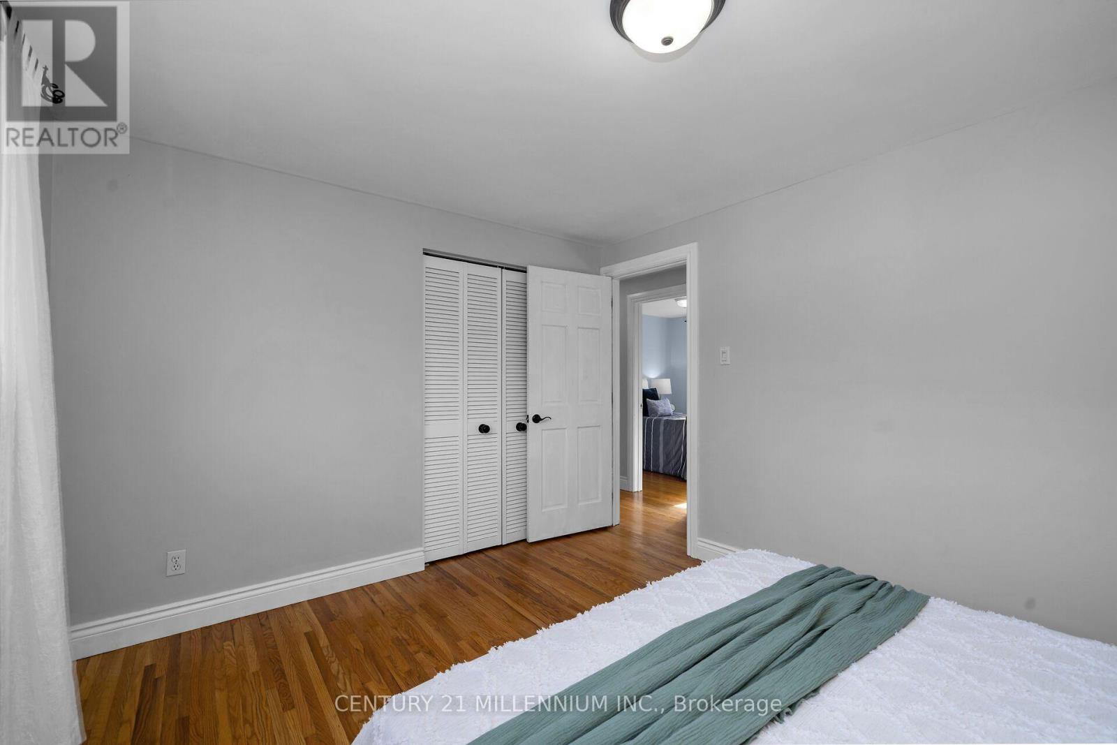 27 DUNDAS STREET W - 22