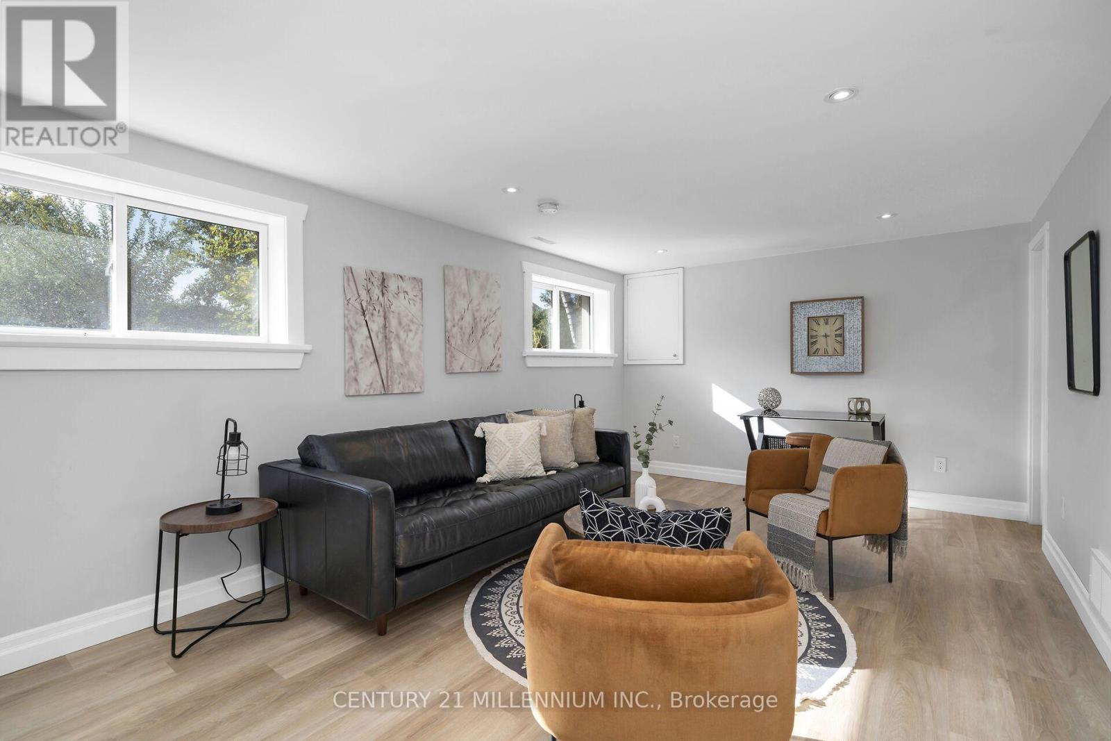 27 DUNDAS STREET W - Image 28