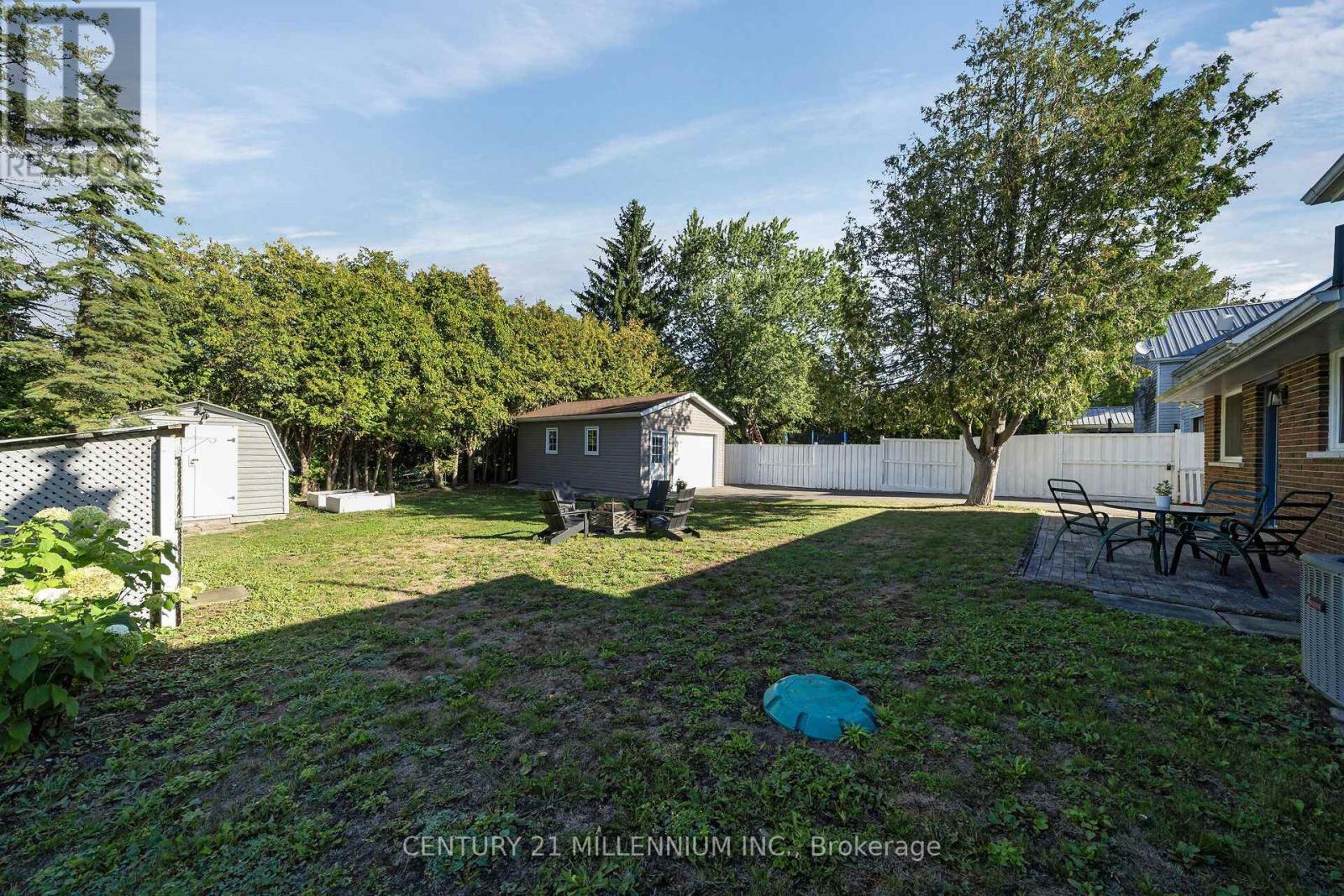 27 DUNDAS STREET W - Image 36
