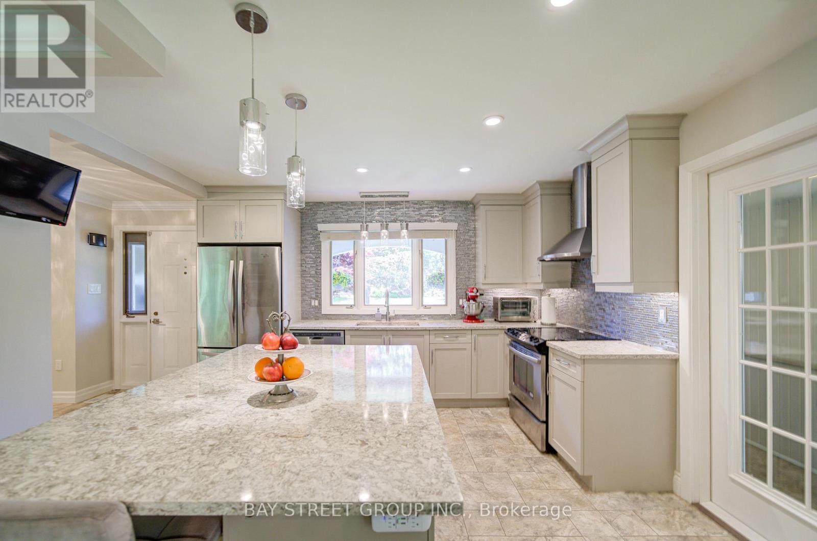 88 MARSDALE DRIVE - 13