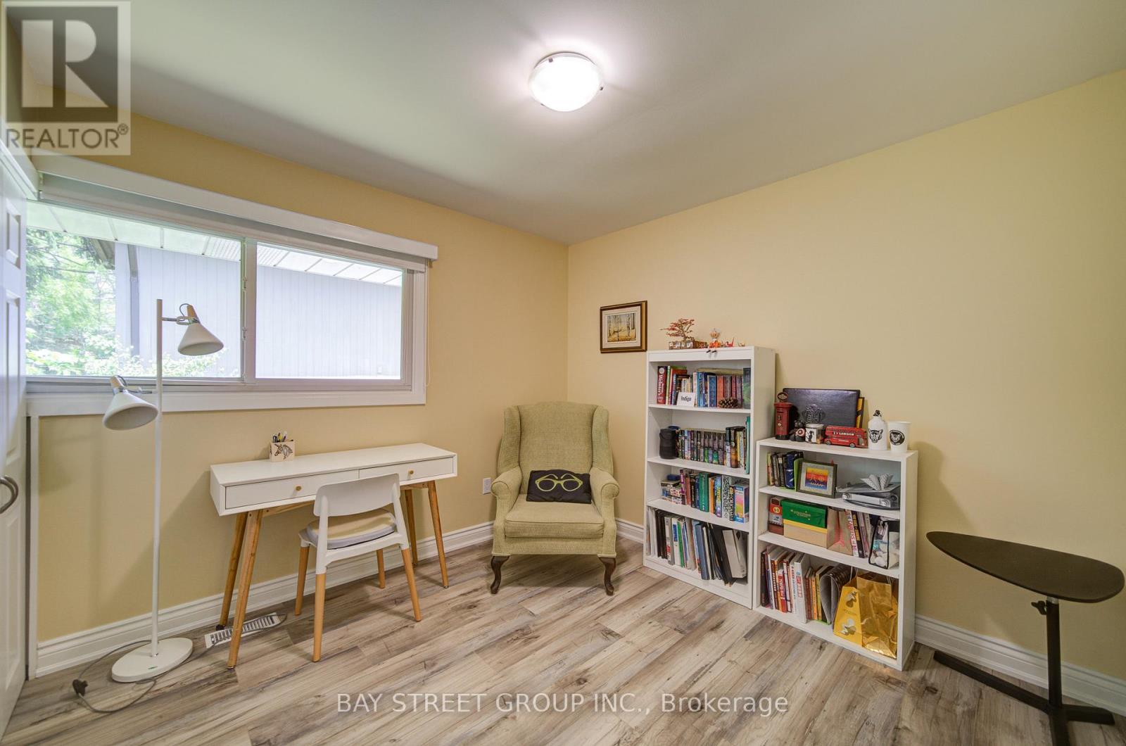 88 MARSDALE DRIVE - 32
