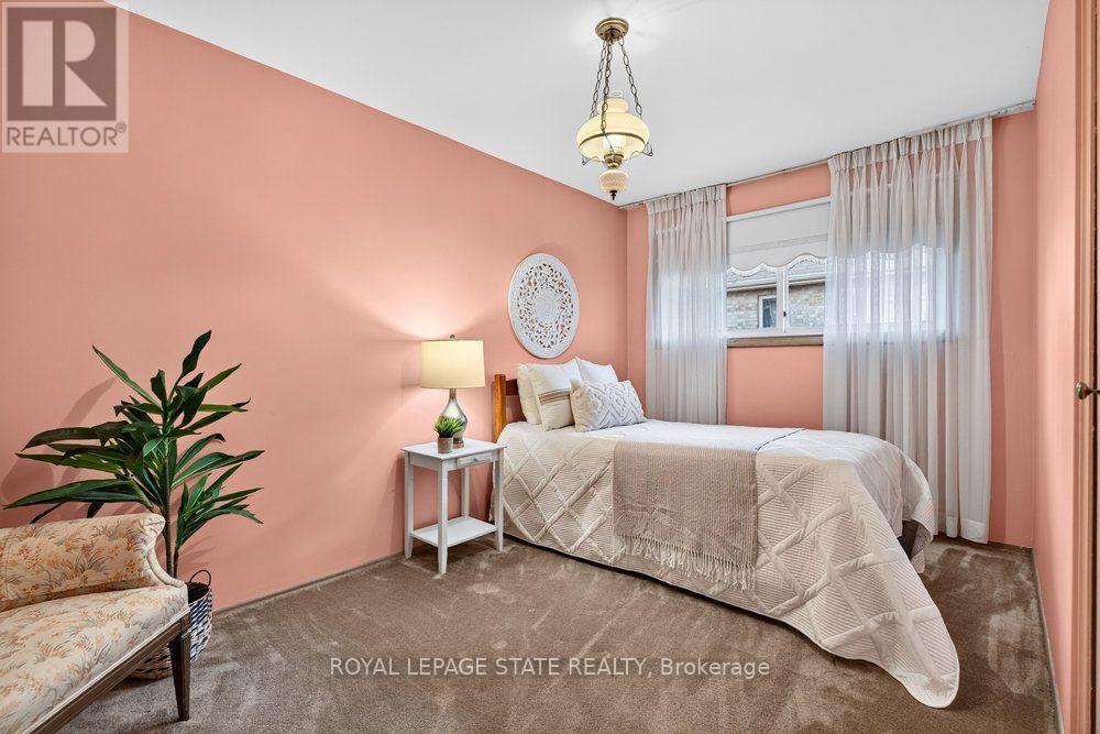 558 MOUNTAIN BROW BOULEVARD - 34