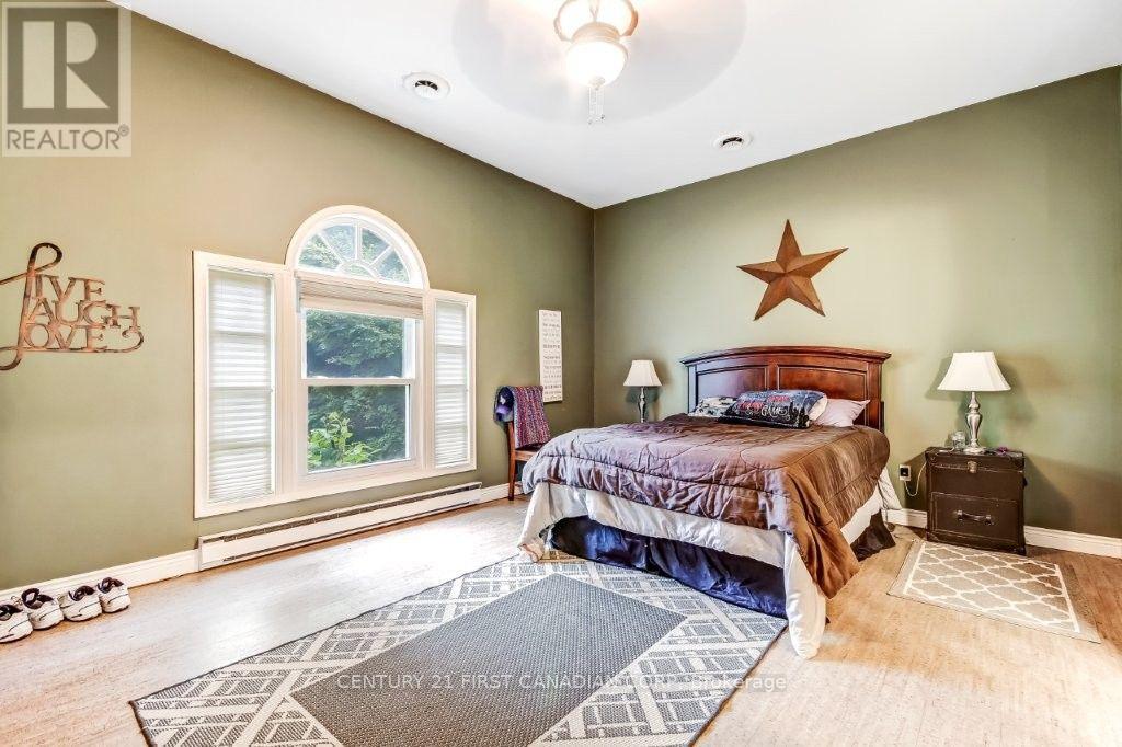 1806 PARKHURST AVENUE - 22