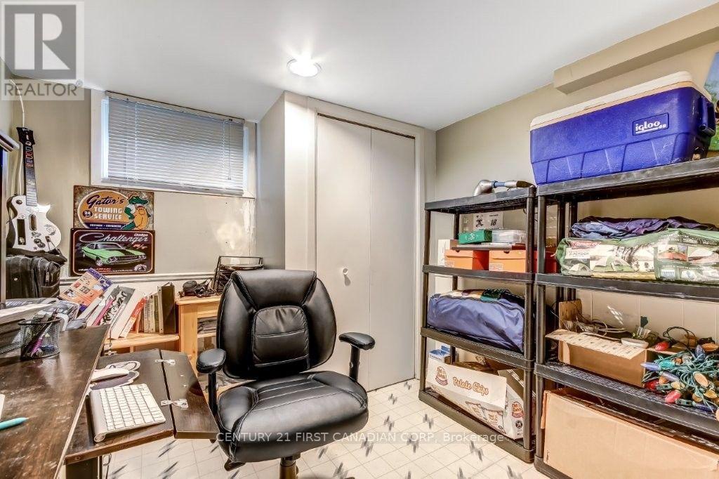 1806 PARKHURST AVENUE - 27