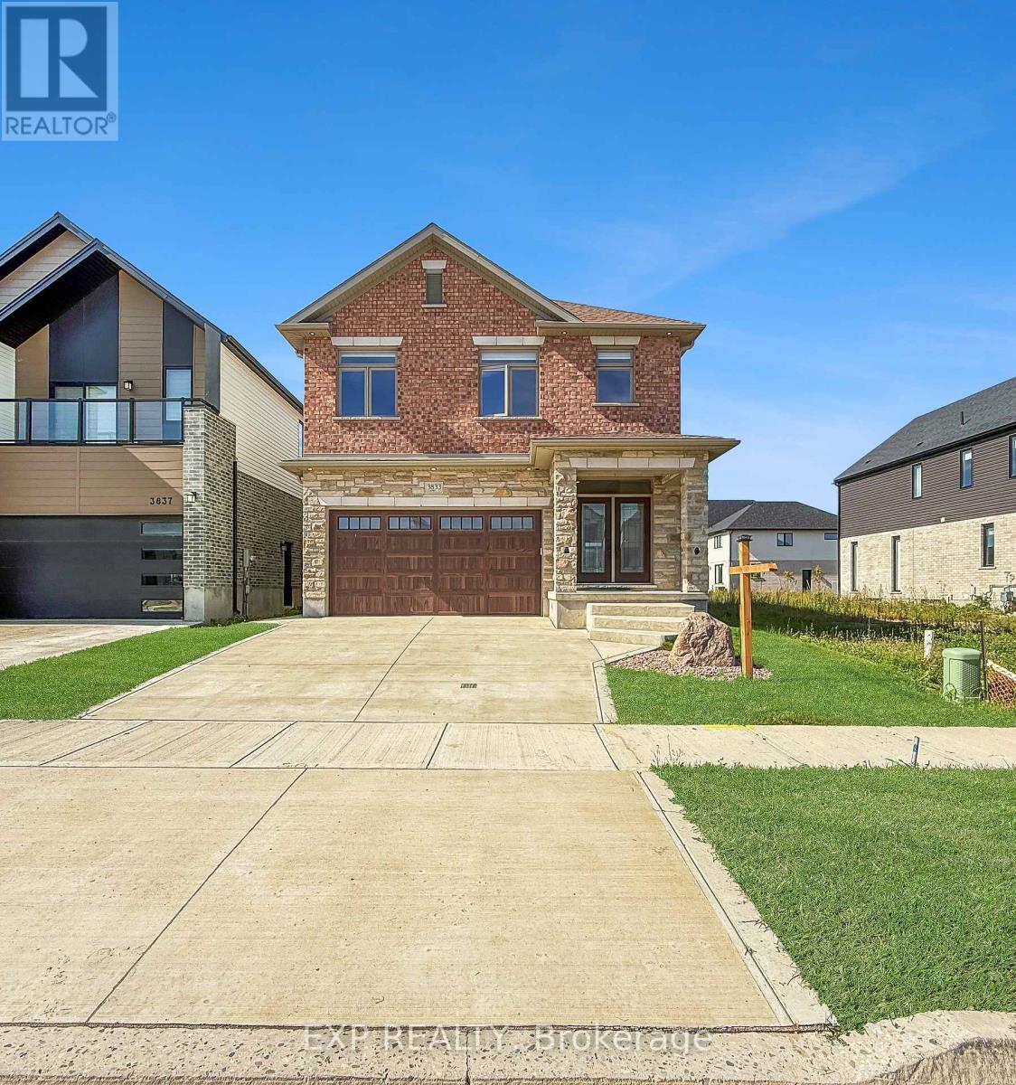 3833 CAMPBELL STREET N - 43
