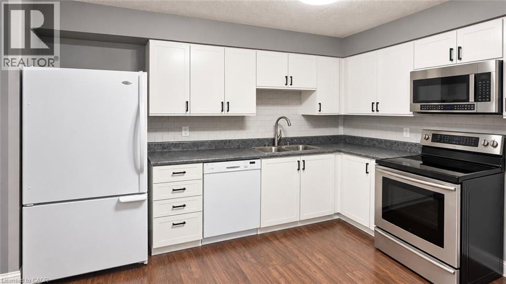 55 GREEN VALLEY Drive Unit# 302, Kitchener — photo 4