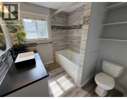 Bedroom - 167 Sunwapta Drive, Hinton, AB T7V1E9 Photo 9