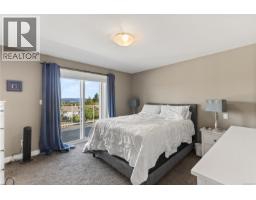 1942 Bear Pl, Campbell River, BC V9H1R3 Photo 13