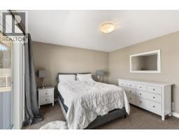 1942 Bear Pl, Campbell River, BC V9H1R3 Photo 12
