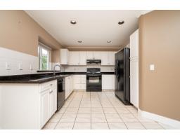 15445 109a Avenue, Surrey, BC V3R0X6 Photo 8